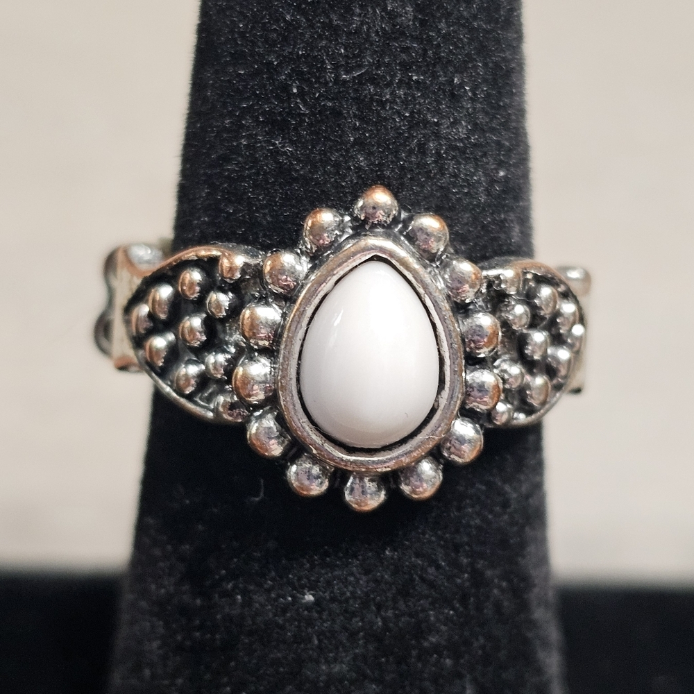 3/$10 Paparazzi Vintage Vault "Pep Talk" Stretch Ring